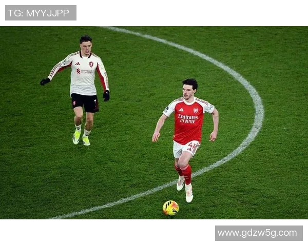 友谊赛尤文图斯与利物浦激战成平局绝杀瞬间引发全场热烈反响 友谊赛尤文图斯与利物浦激战成平局绝杀瞬间引发全场热烈反响