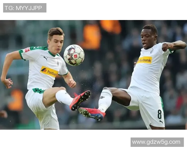 德甲焦点战巴黎圣日耳曼与本菲卡握手言和补时进球引发全场狂欢 德甲焦点战巴黎圣日耳曼与本菲卡握手言和补时进球引发全场狂欢